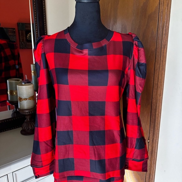Black & Red Checkered Top - Picture 3 of 7